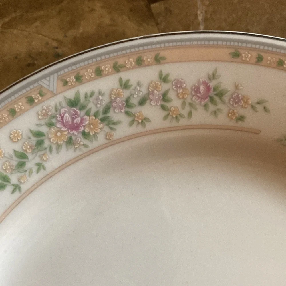 Kentfield & Sawyer Fine China Porcelain plates Set of 4 Vintage